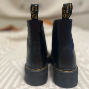 Platform Dr.Martens. Size 5 men’s, size 7 women’s